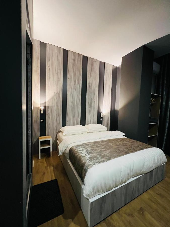 Colombia Apartments&rooms * Durres